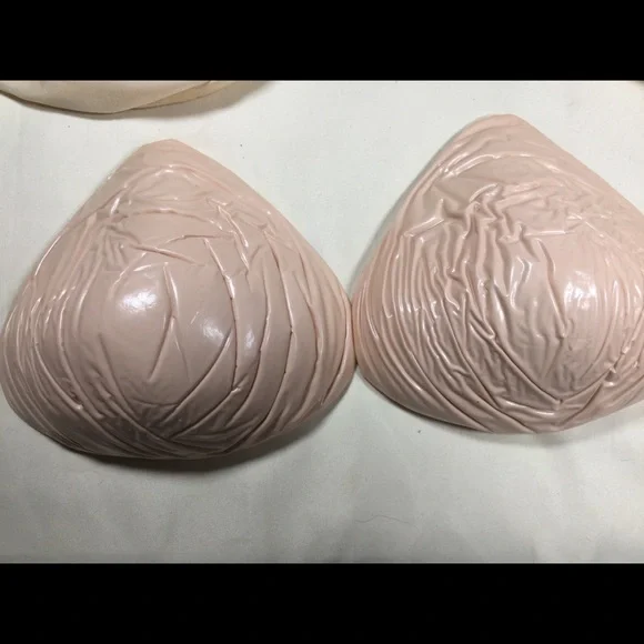 Set of 4 Breast Forms Covers and Case Amoena & ABC Bras